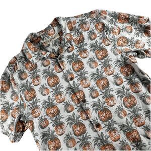 Tommy Bahama 100% Silk Shirt Mens M Floral Beach Hawaiian Short Sleeve Pineapple